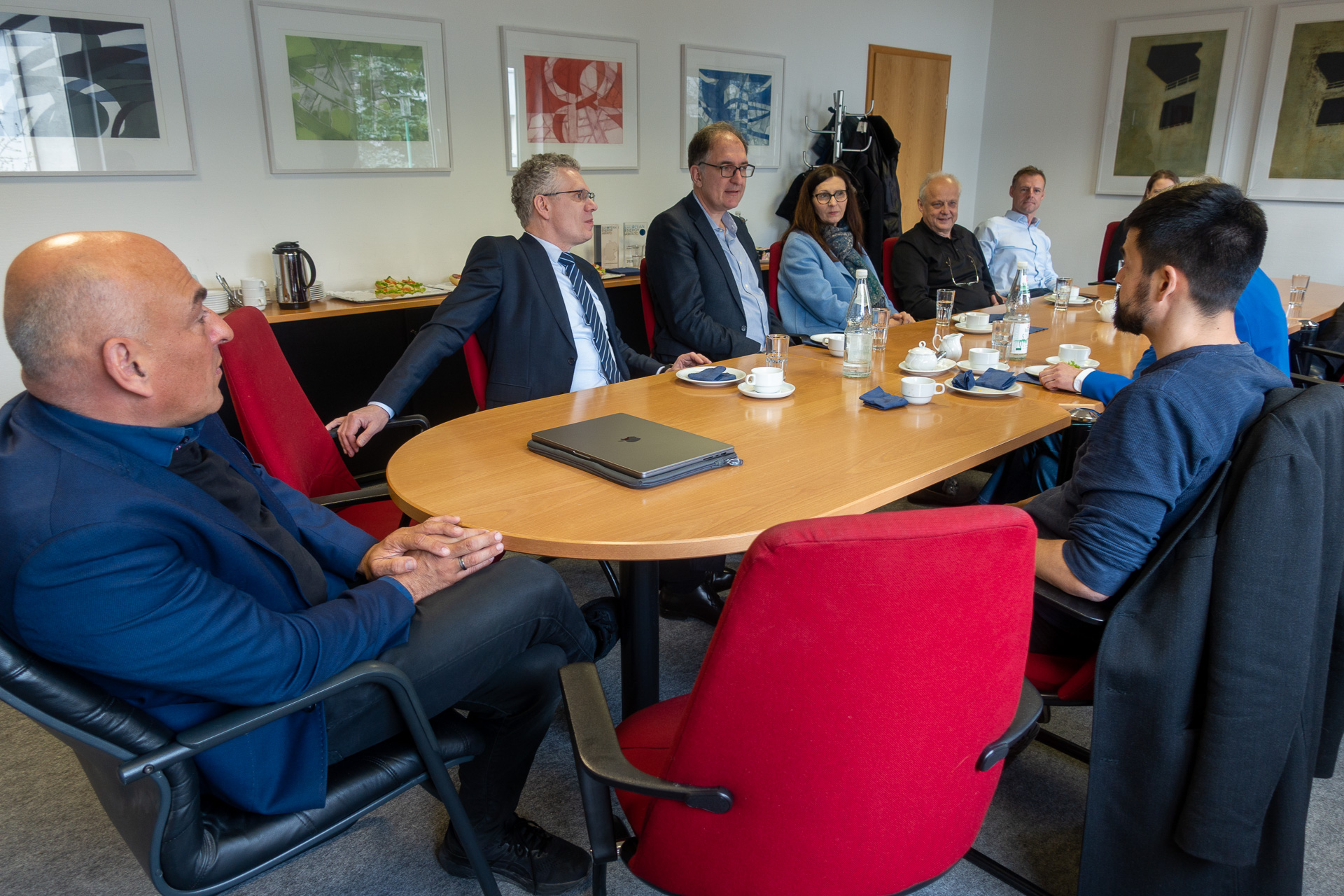 230417_CTC-Kickoff_08123 Gemeinsamer Austausch im Landratsamt, dem Interimsstandort des CTC in Delitzsch mit Professor Ulrich Schubert, Dr. Markus Thielbeer, Prof. Peter Seeberger, Heike Kienert, Prof. Thomas Lenk, André Schneider und Dr. Matthew Plutschack