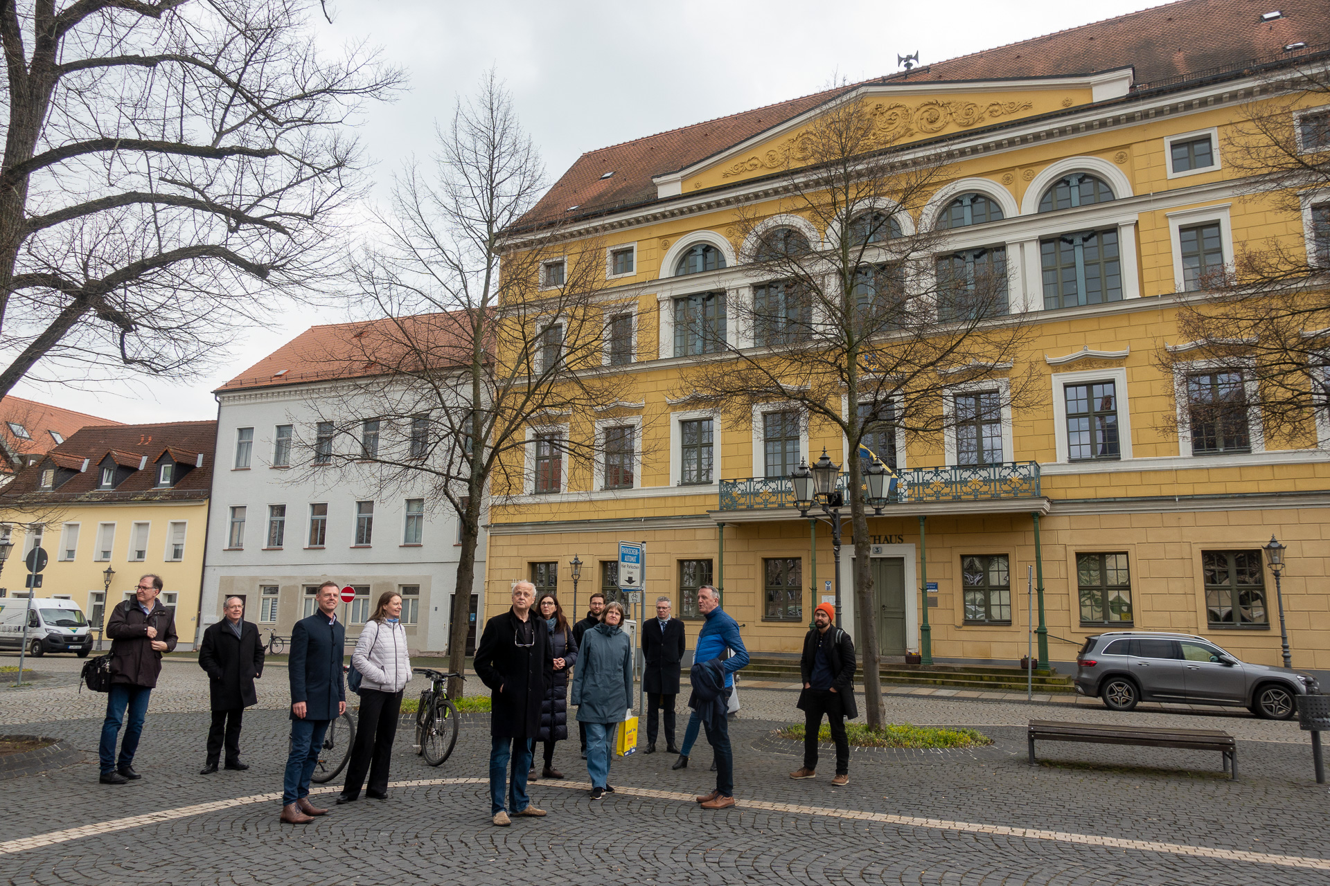 230417_CTC-Kickoff_08884 Zum Abschluss führte Delitzschs Oberbürgermeister Dr. Manfred Wilde spontan durch seine Stadt und zeigte dabei unter anderem seinen Amtssitz, das Rathaus.