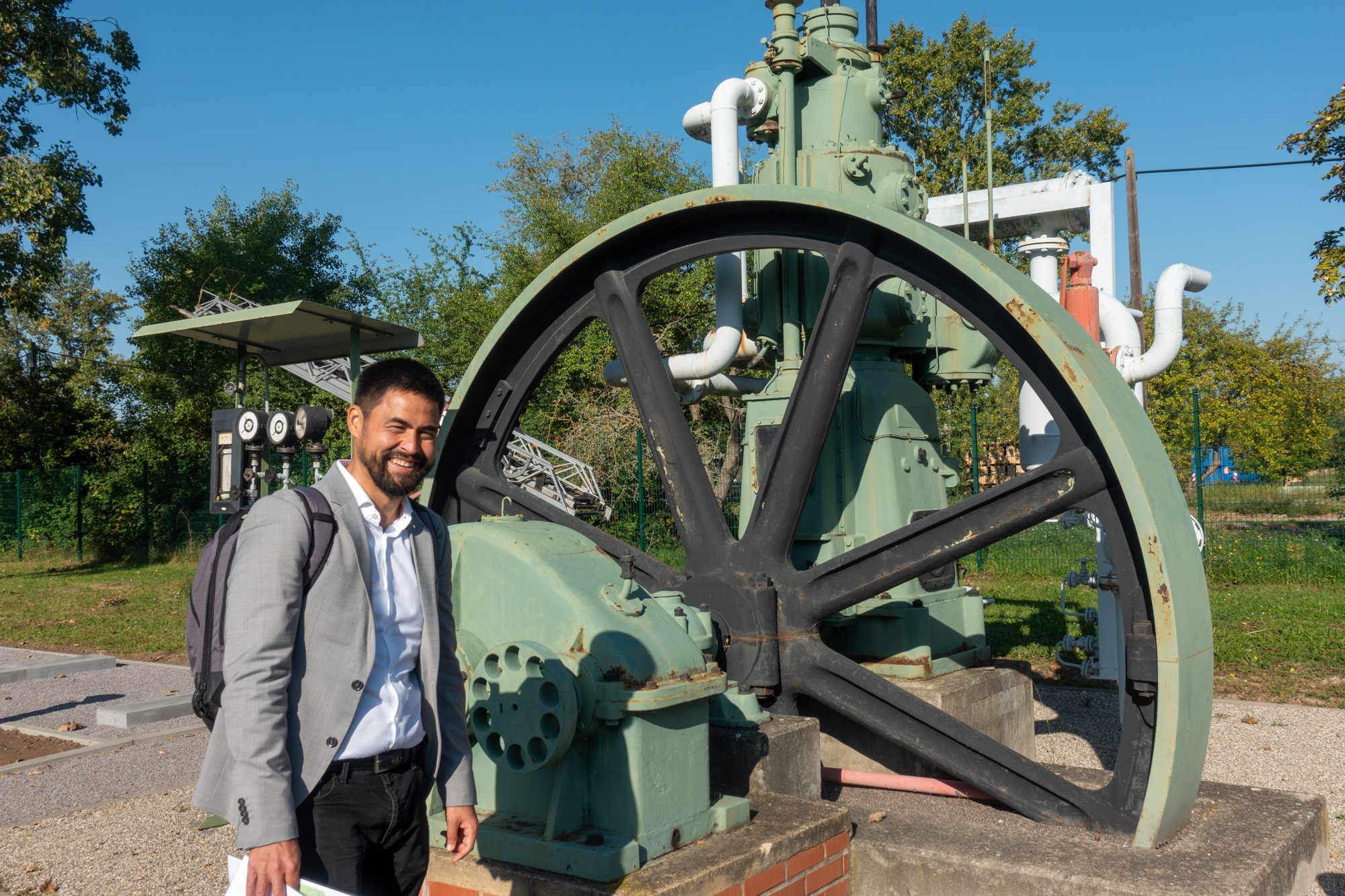 Dr. Matthew Plutschack im Chemie-Museum Merseburg